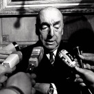 pablo-neruda-microfoni nobel-SQUARE